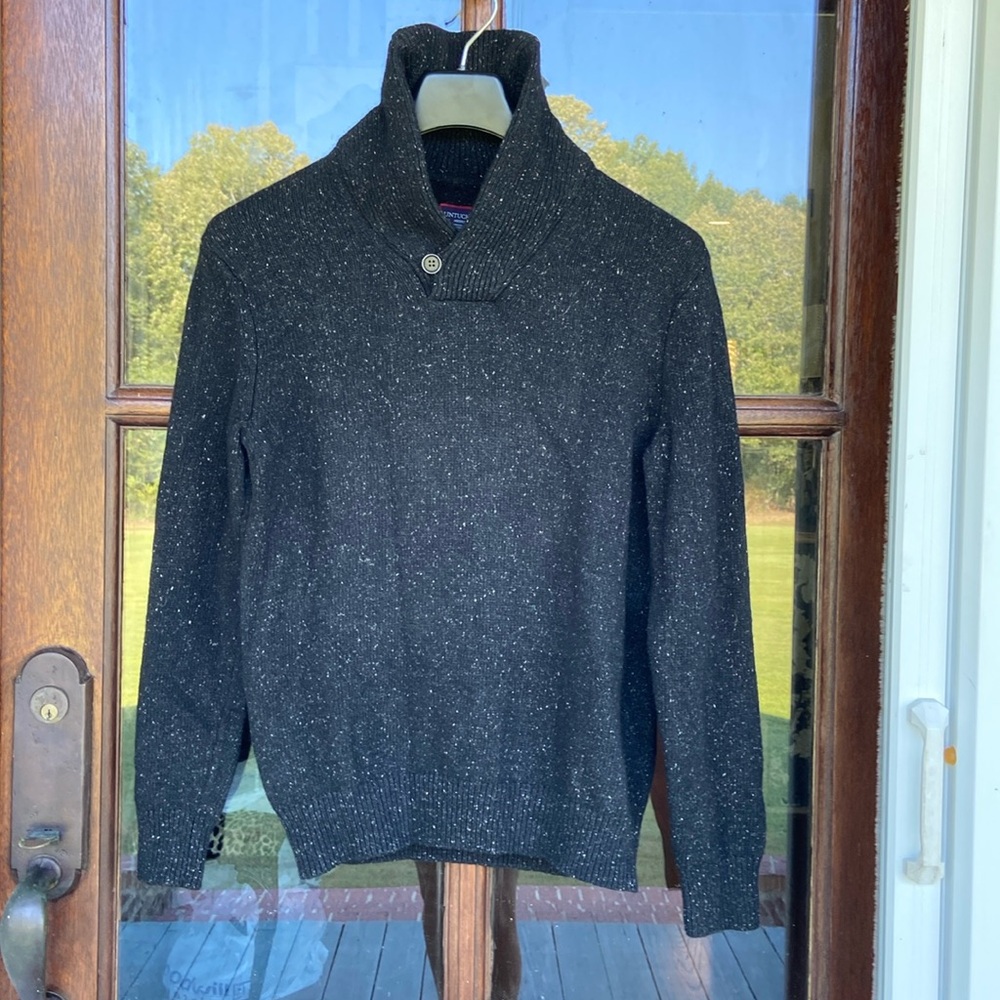 UnTuckit Van Douzer Donegal Lambs wool sweater.‎ Black. Size Medium.
